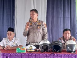 Kasat Lantas Polres Inhu Bekali Tertib Berlalu Lintas Dengan Para Guru Dan Siwa SMPN 01 Pasir Penyu