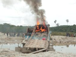 Waka Polda Pimpin Langsung Operasi PETI di Hulu Kuantan Puluhan Alat Tambang Dimusnahkan