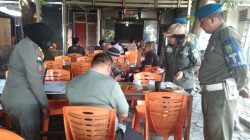 Sembunyi di WC Hingga Lompat Pagar, Untuk Menghindar Razia Satpol PP