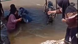 Diduga Menabrak Benda di Dalam Sungai, Rakit Penyeberang Tenggelam di Rohul