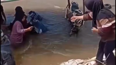 Diduga Menabrak Benda di Dalam Sungai, Rakit Penyeberang Tenggelam di Rohul