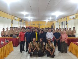 DOSEN FAKULTAS HUKUM UNILAK BERI PENYULUHAN HUKUM DI SMA NEGERI 2 DUMAI