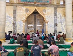 Tak Sekadar Antar Bantuan, Satpol PP Riau Bersihkan Masjid Warga, Dan Masyarakat Menginginkan Kehadirannya Lagi